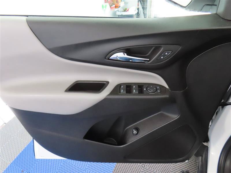 Used 2024 Chevrolet Equinox LT FWD image 16