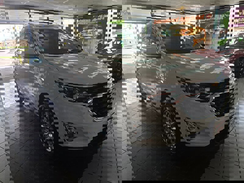 Used 2020 Chevrolet Equinox LT image 3