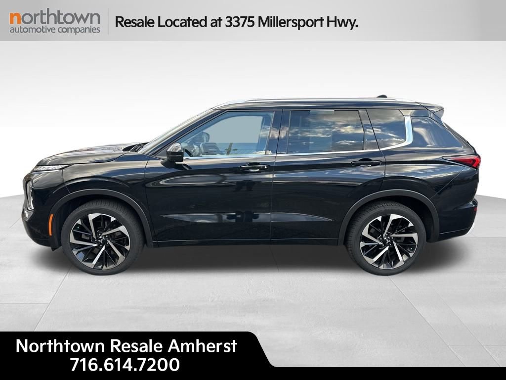 Used 2022 Mitsubishi Outlander SEL image 3