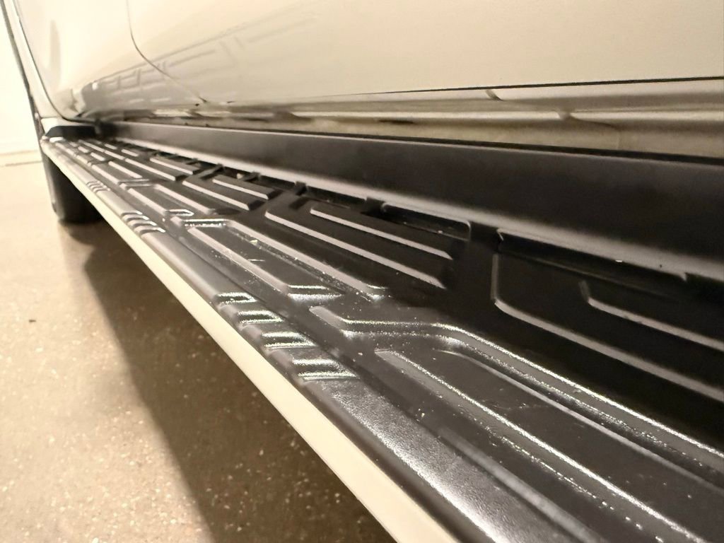 Used 2023 Nissan Armada Platinum w/ Captain's Chairs Package image 12