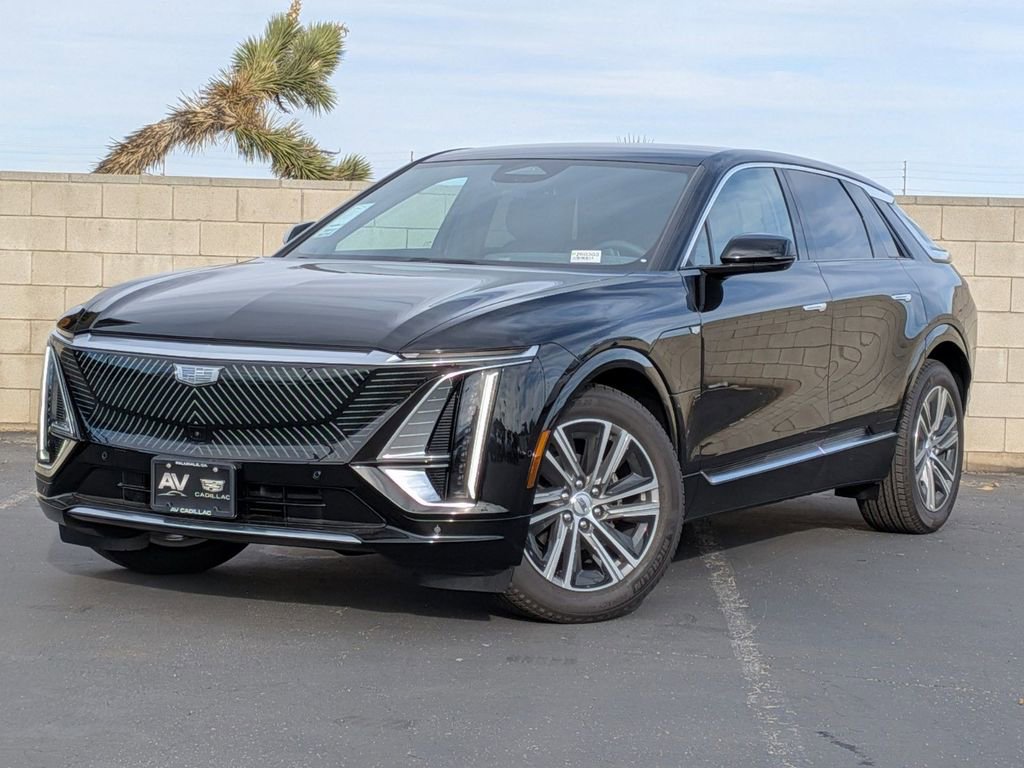 New 2026 Cadillac Lyriq Luxury RWD image 2