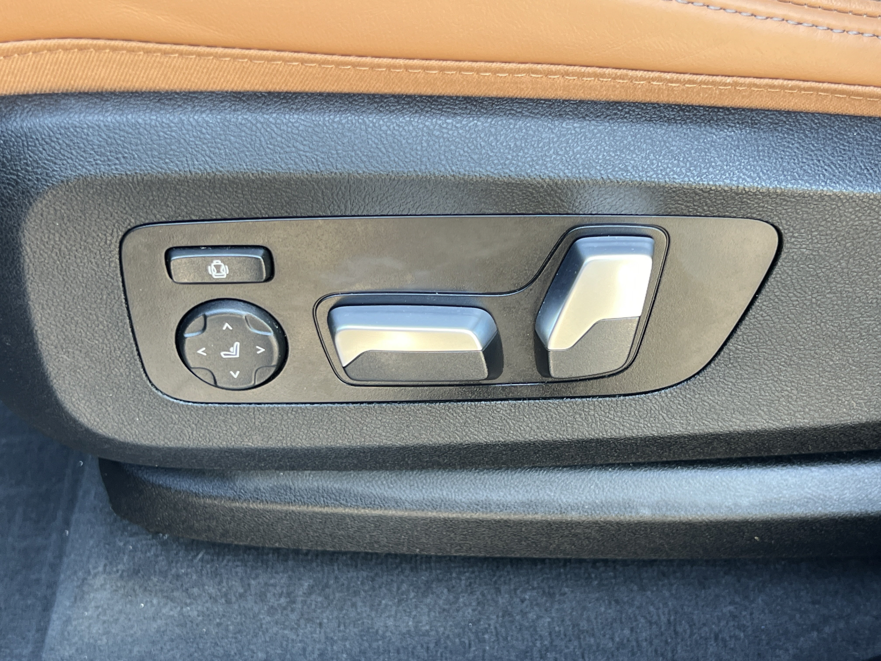 Used 2023 BMW X5 xDrive40i w/ Premium Package AWD/4WD image 11