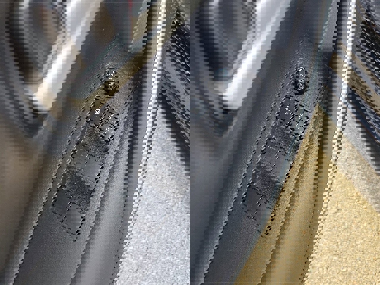 Used 2023 Toyota Corolla SE image 14