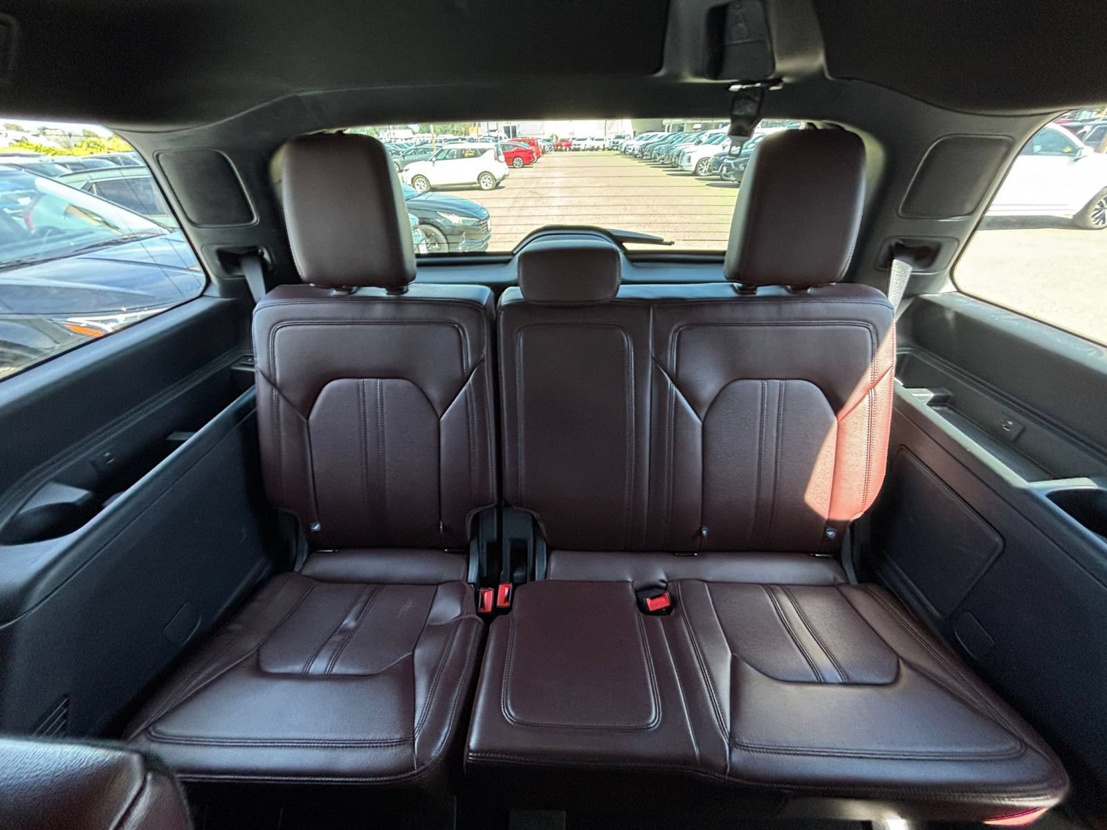 Used 2024 Ford Expedition Limited AWD/4WD image 32