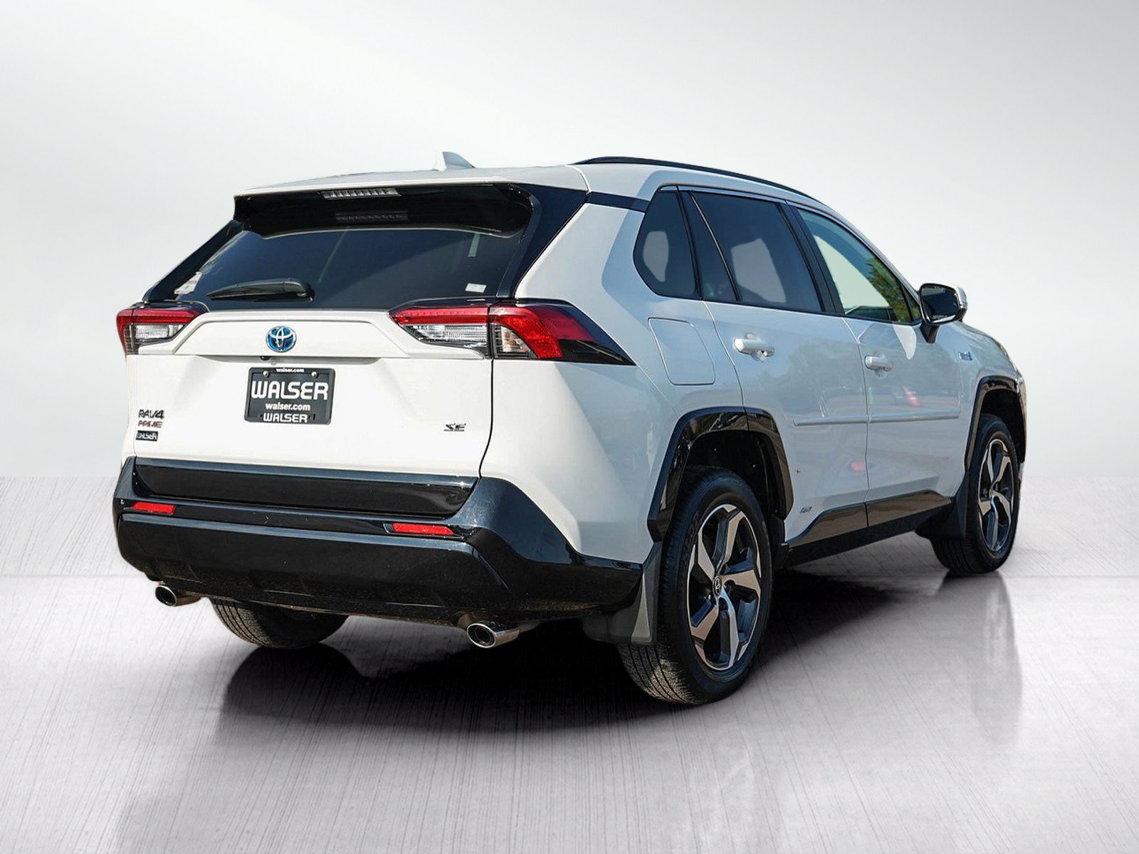 Used 2024 Toyota RAV4 SE w/ Weather & Moonroof Package AWD/4WD image 5