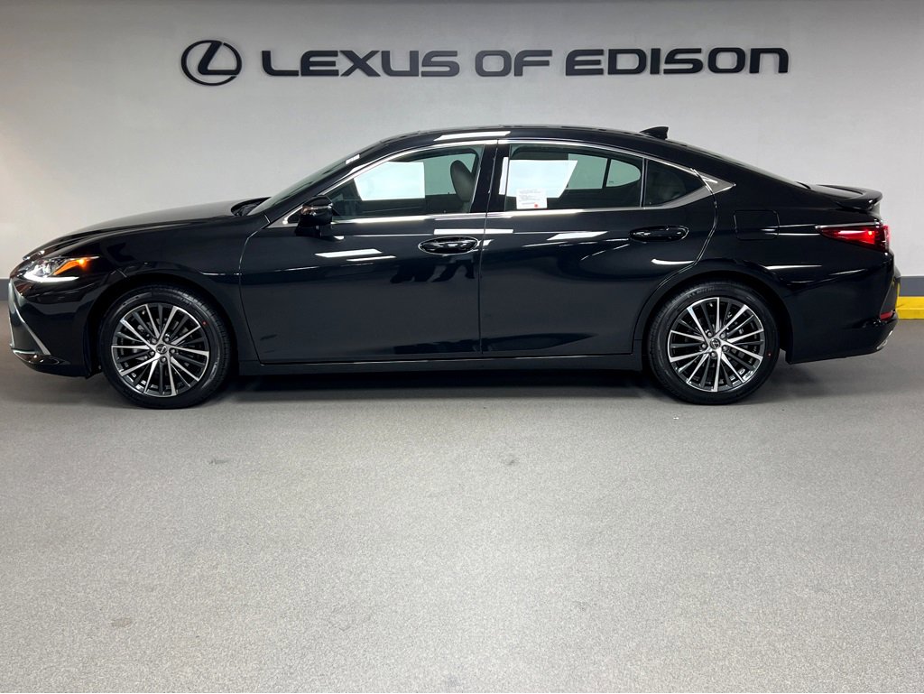New 2025 Lexus ES 350 w/ Premium Package image 4