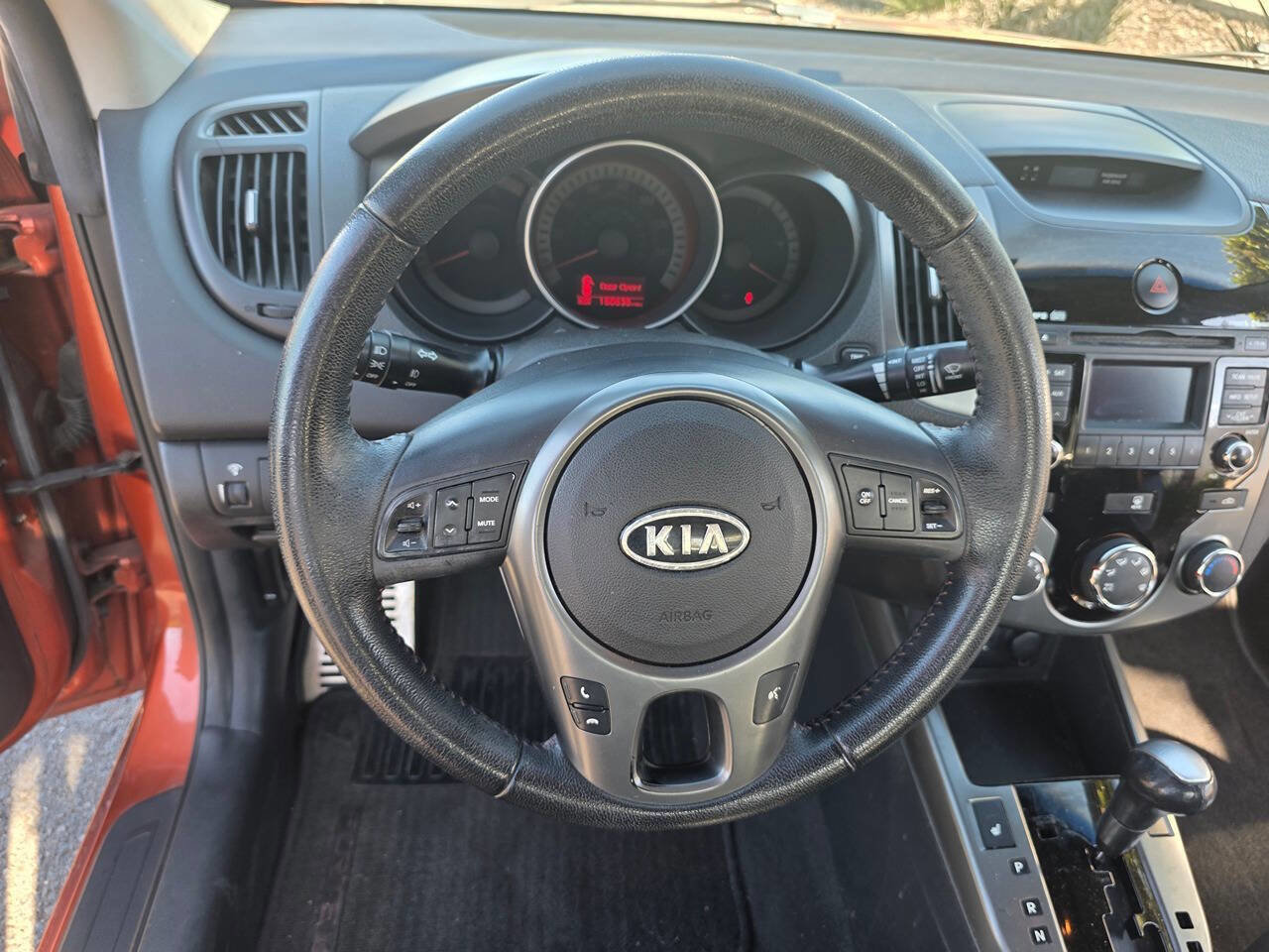 Used 2010 Kia Forte Koup SX w/ Leather Pkg FWD image 17