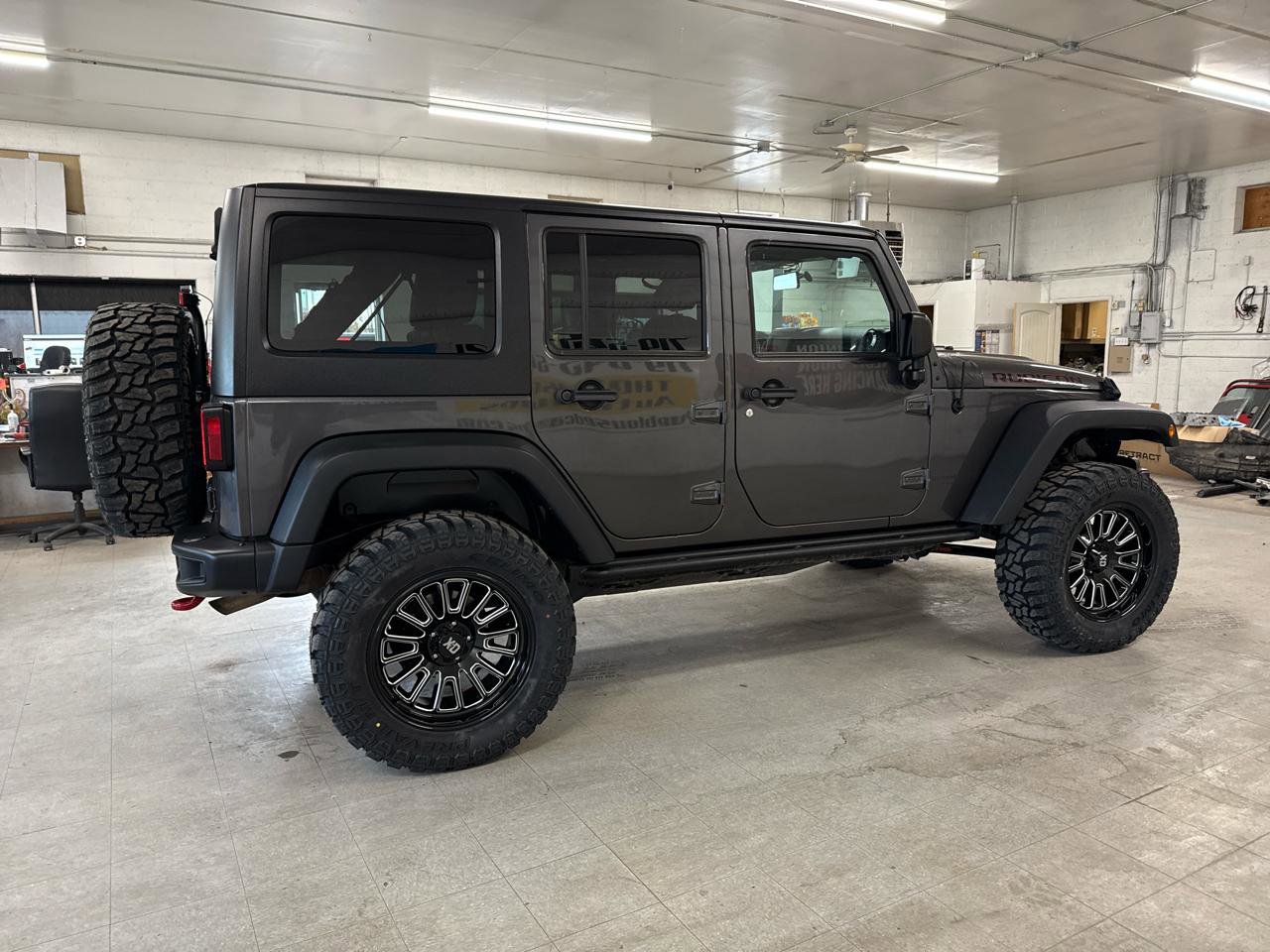 Used 2017 Jeep Wrangler Unlimited Rubicon image 4