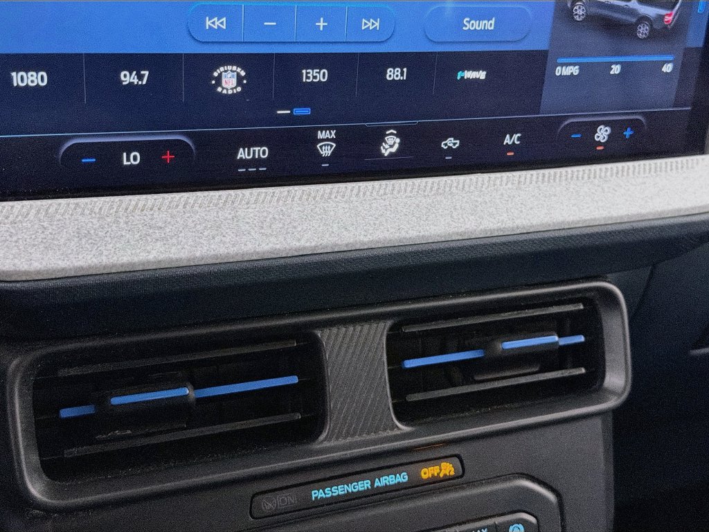 Used 2025 Ford Maverick XLT w/ Equipment Group 302A AWD/4WD image 19