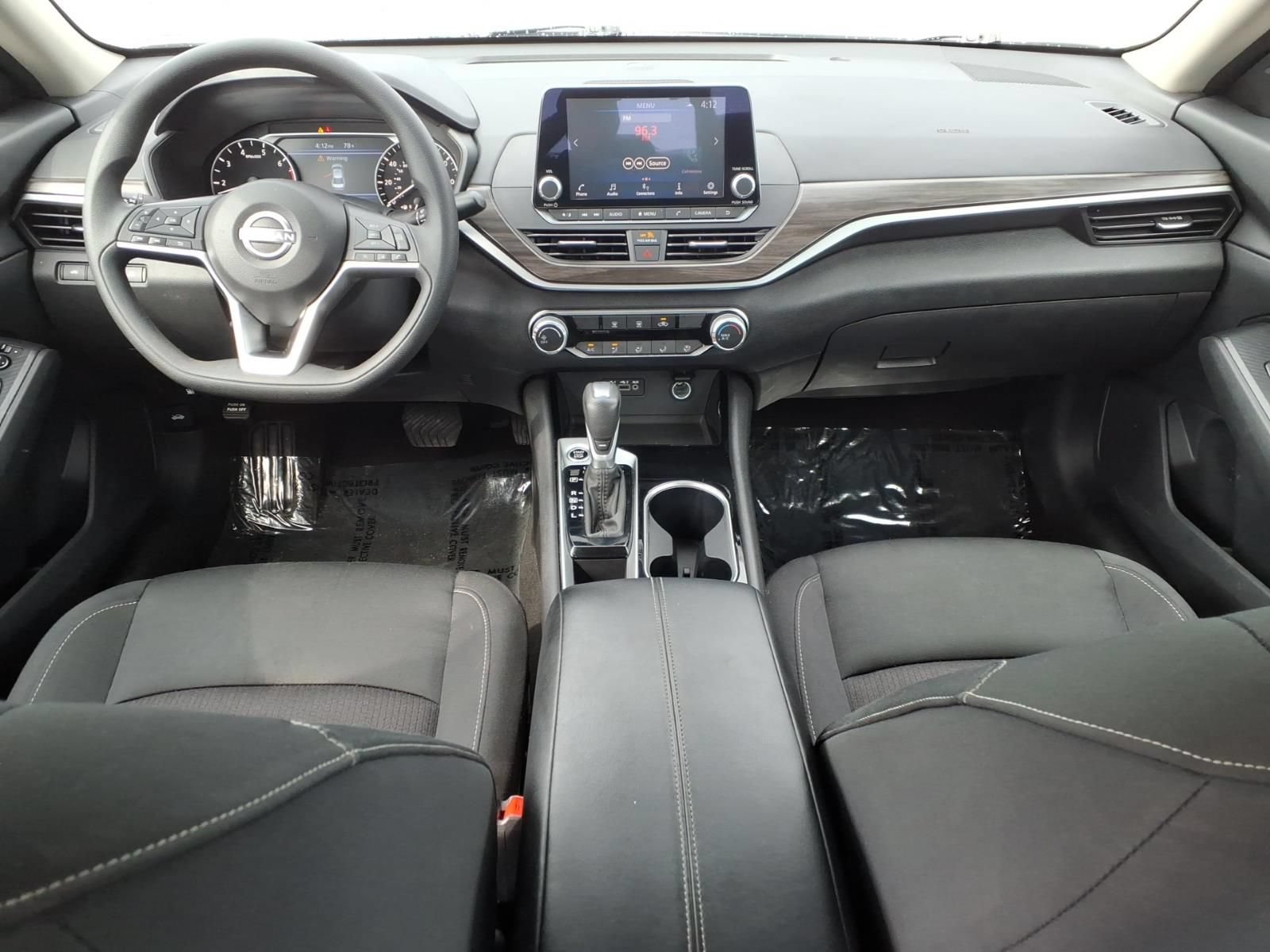 Used 2024 Nissan Altima 2.5 SV FWD image 12