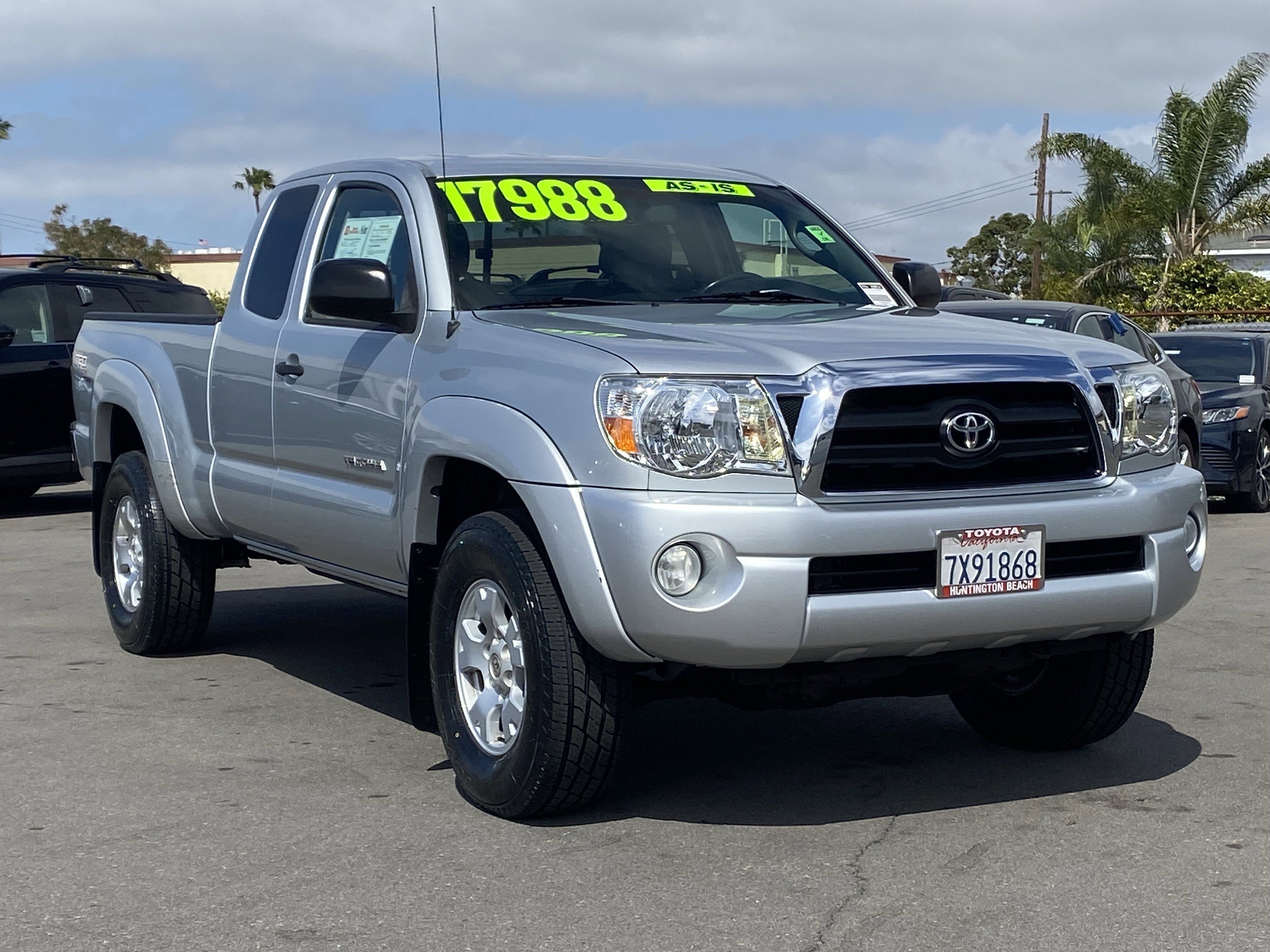 Used 2005 Toyota Tacoma PreRunner image 2
