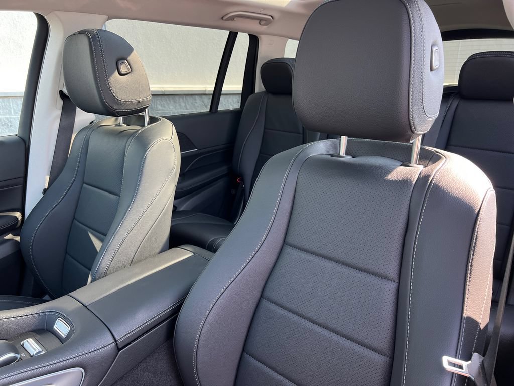 New 2026 Mercedes-Benz GLS 450 4MATIC image 15