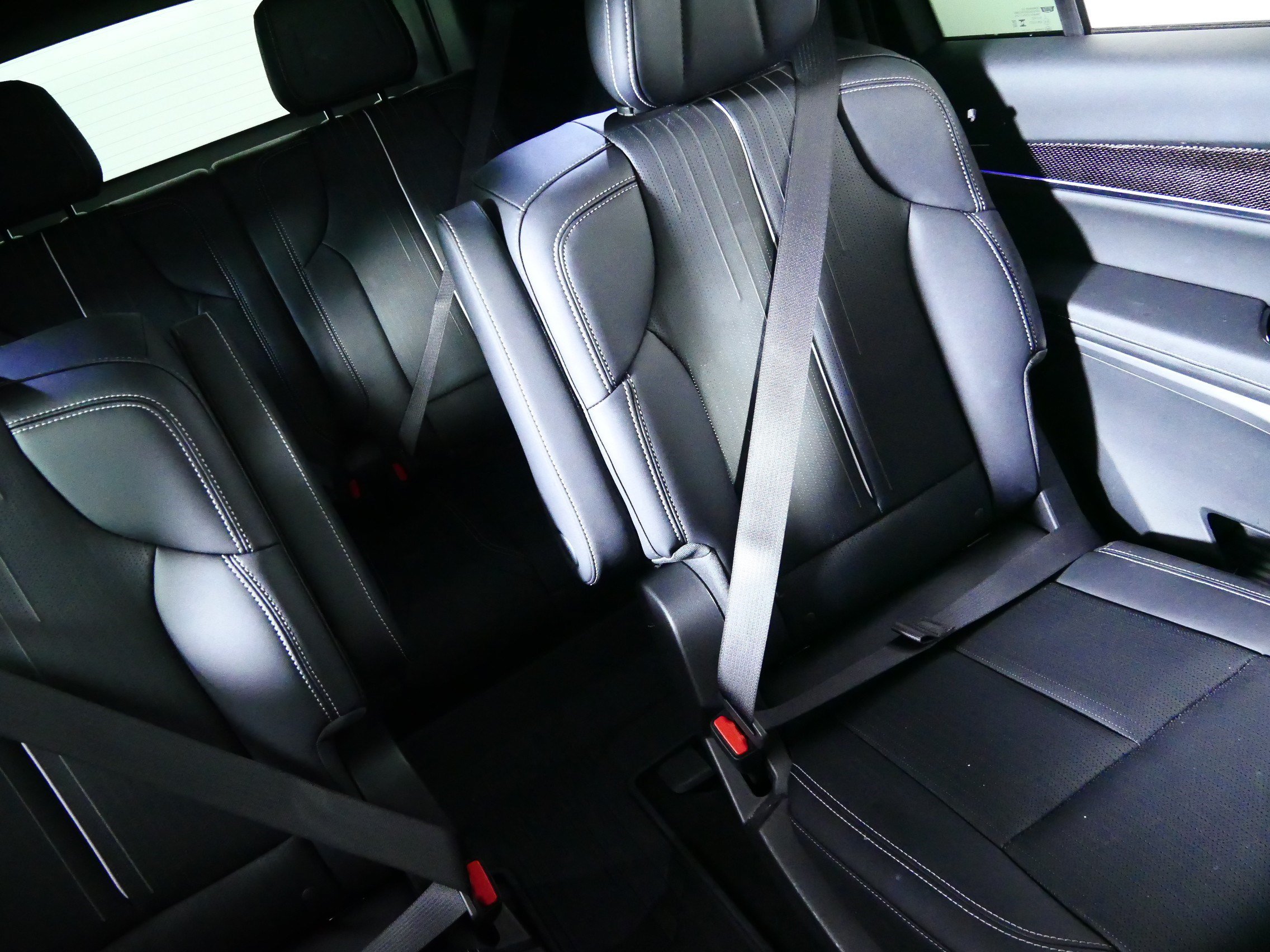 Used 2026 Cadillac Vistiq Sport w/ LPO, Floor Liner Package AWD/4WD image 14