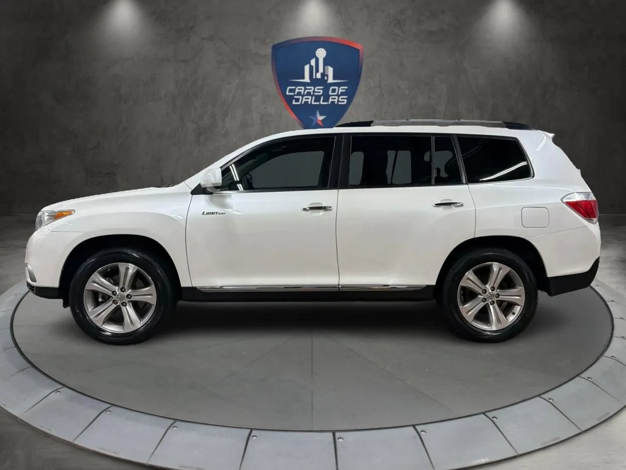 Used 2011 Toyota Highlander Limited w/ Tow Pkg FWD image 2