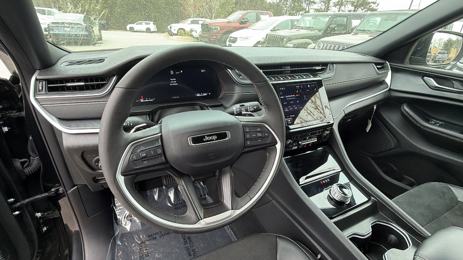 Used 2025 Jeep Grand Cherokee Altitude image 24