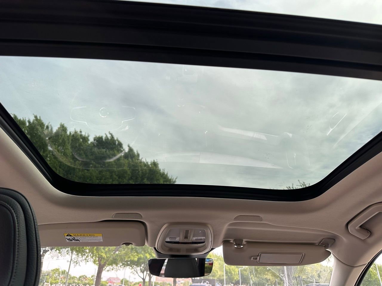 Used 2025 Volvo XC60 B5 Plus image 22