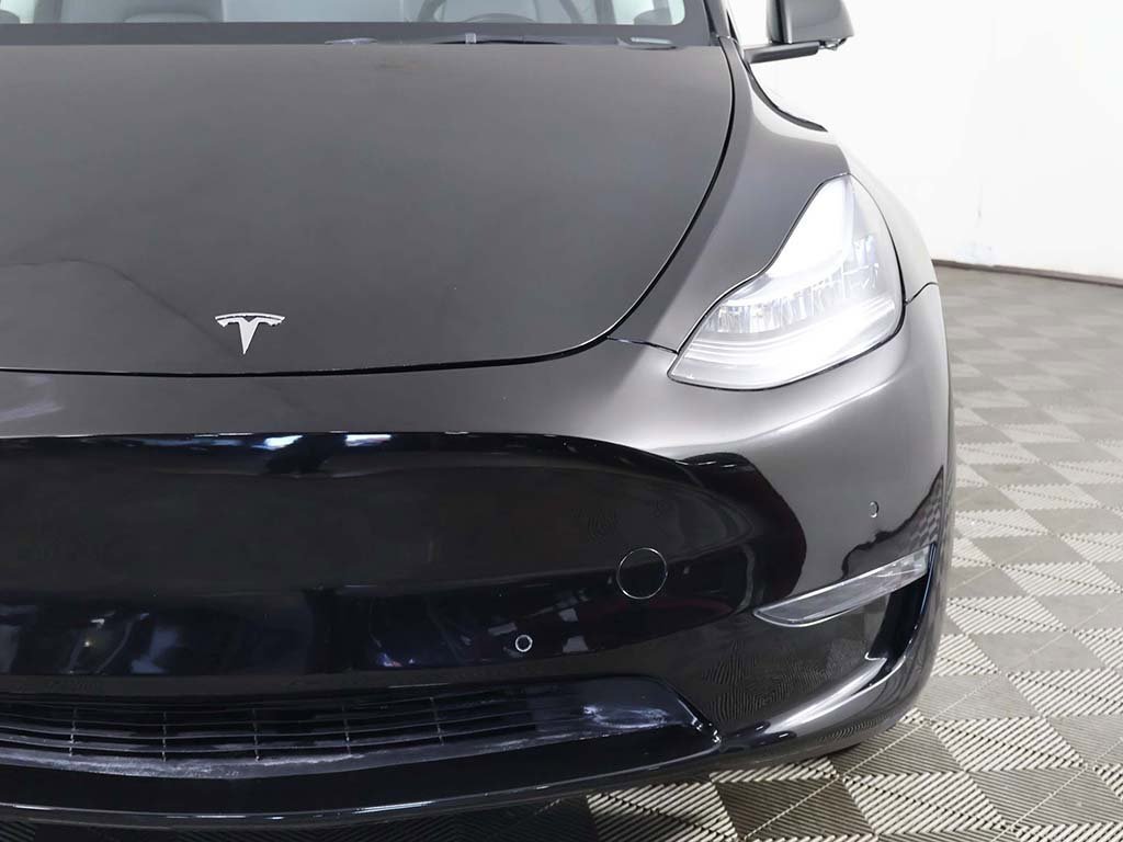 Used 2022 Tesla Model Y Long Range image 16