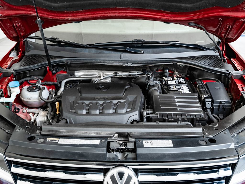 Used 2018 Volkswagen Tiguan SEL AWD/4WD image 43