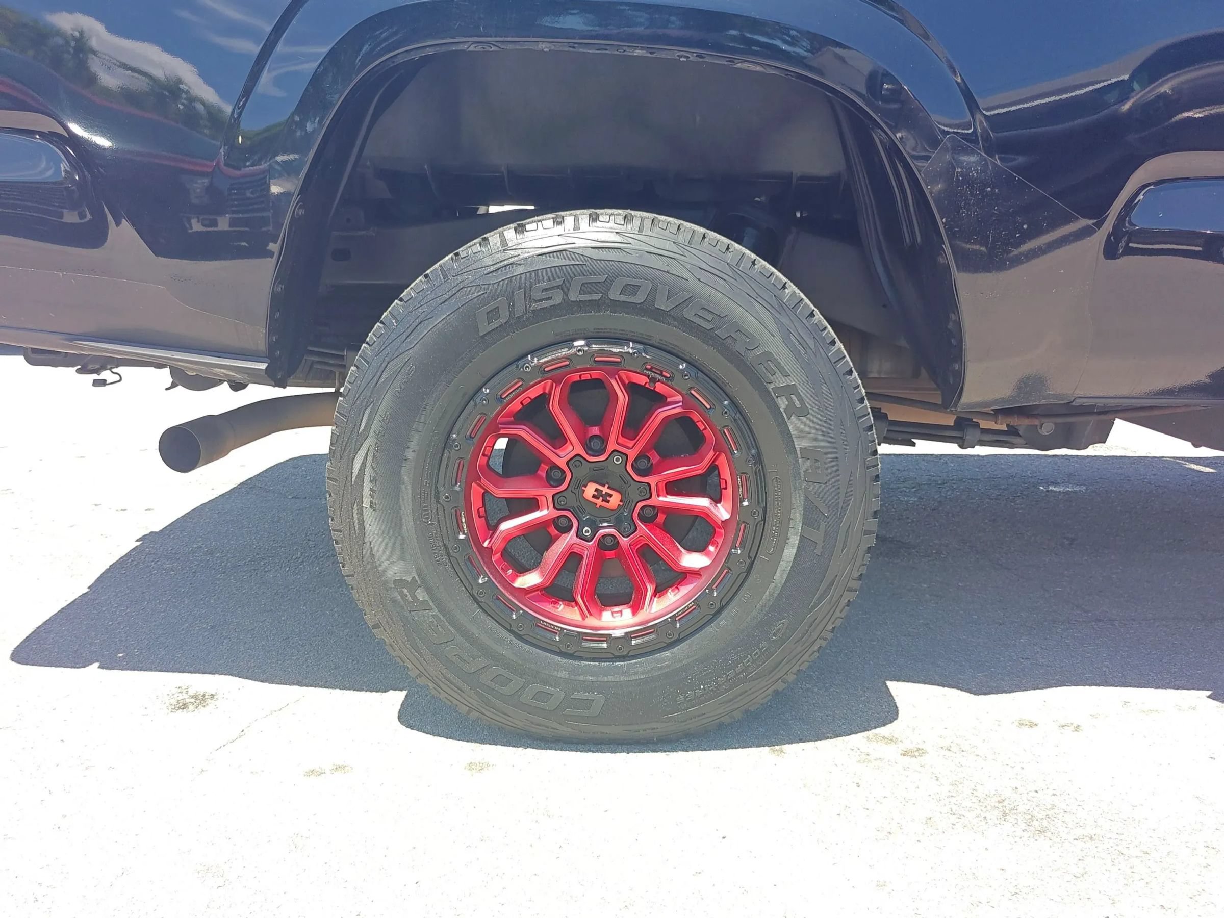 Used 2017 Toyota Tacoma SR RWD image 19