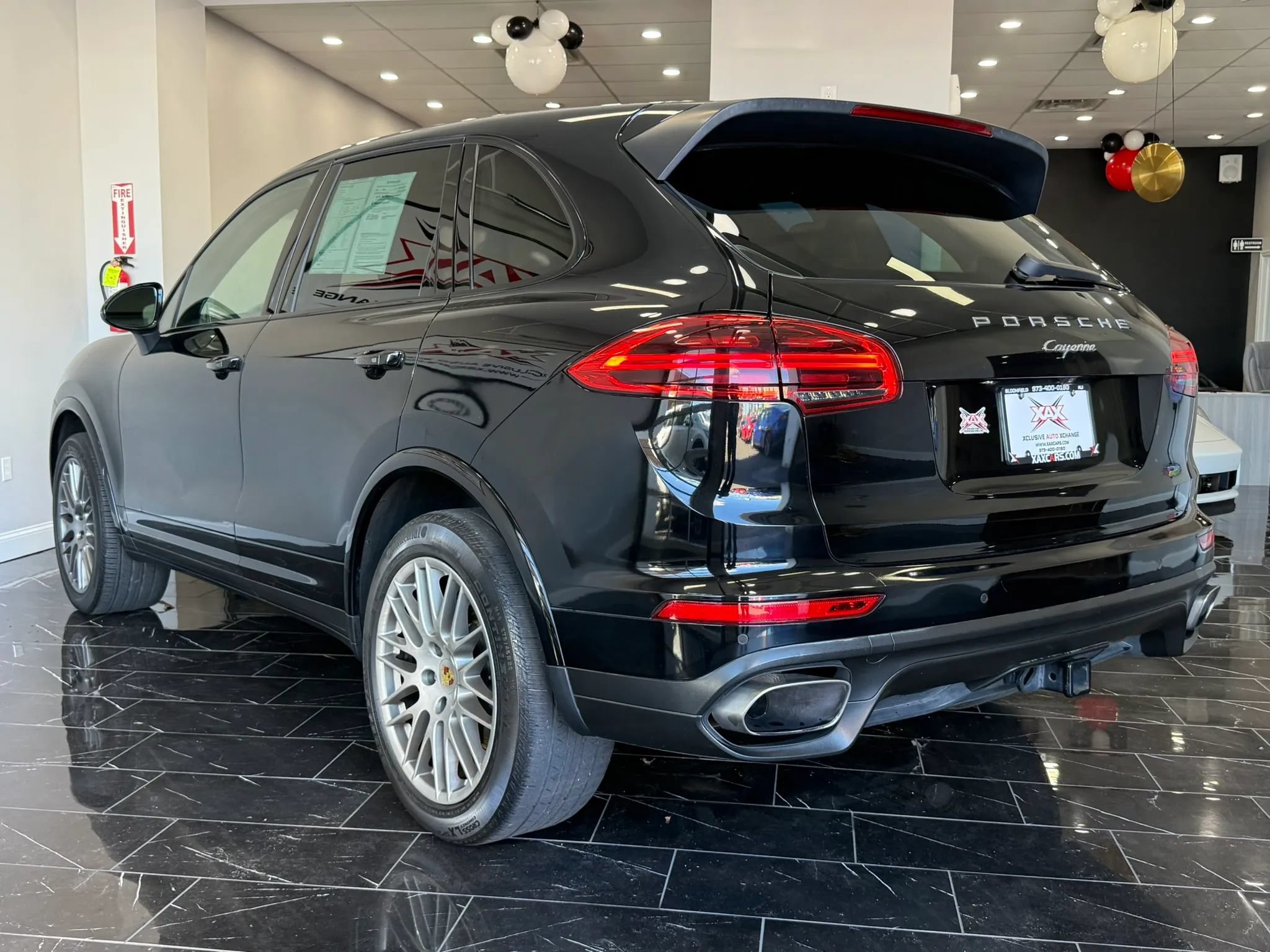 Used 2017 Porsche Cayenne Platinum Edition AWD/4WD image 4