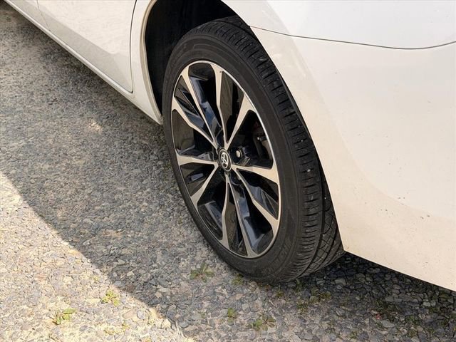 Used 2018 Toyota Corolla SE w/ Carpet Mat Package (TMS) FWD image 25