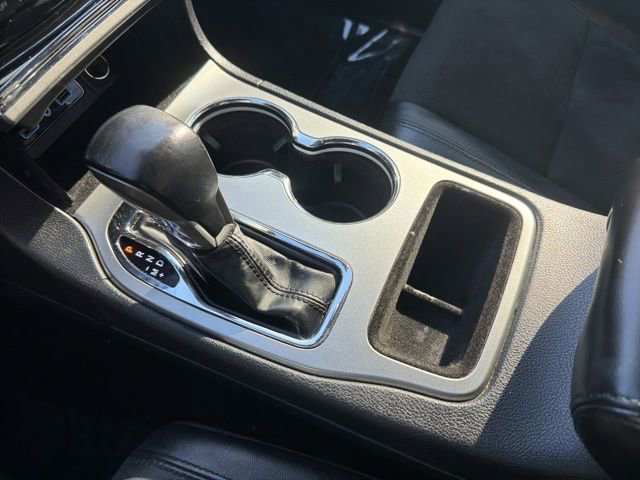Used 2020 Jeep Grand Cherokee Altitude AWD/4WD image 31