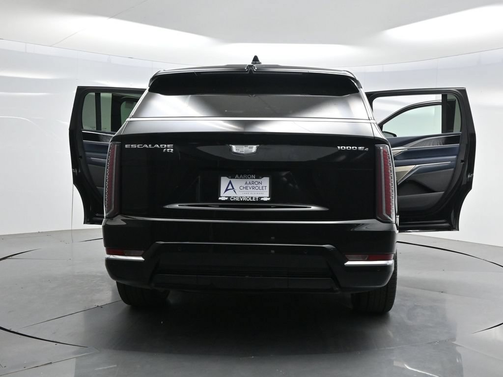 Used 2025 Cadillac Escalade IQ Luxury 2 w/ LPO, Premium Carpet Package AWD/4WD image 36