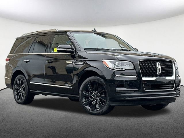 Used 2024 Lincoln Navigator Reserve image 2