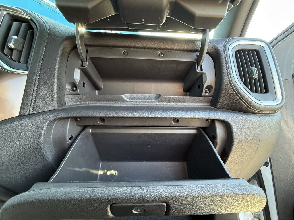 Used 2020 Chevrolet Silverado 1500 High Country w/ Technology Package image 10