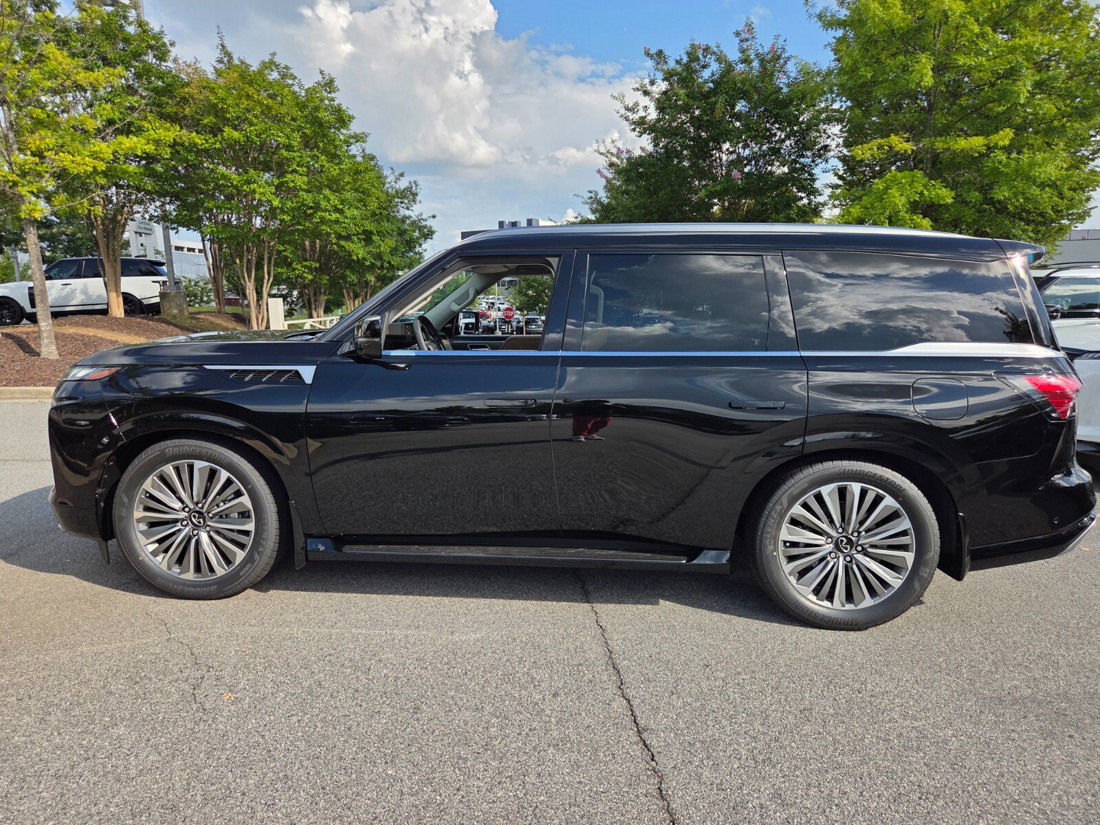 New 2027 INFINITI QX80 Luxe w/ Cargo Package RWD image 9