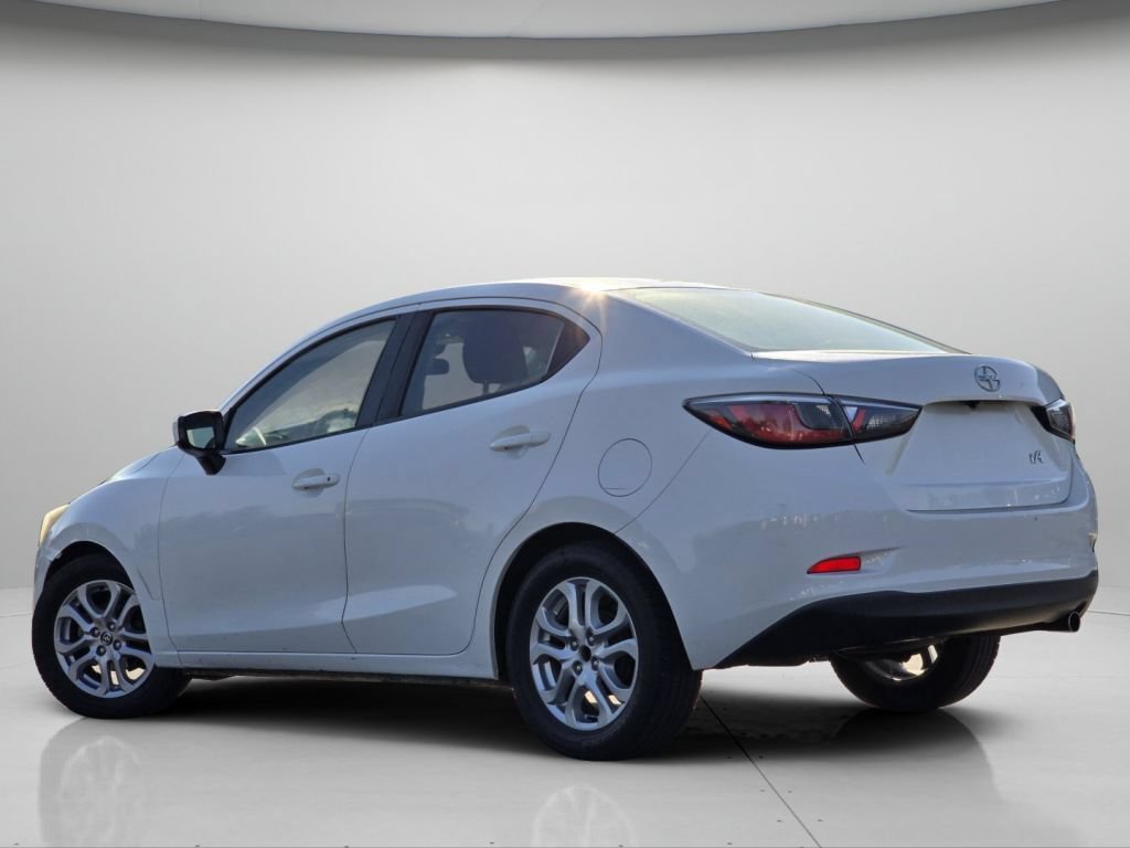 Used 2016 Scion iA FWD image 19