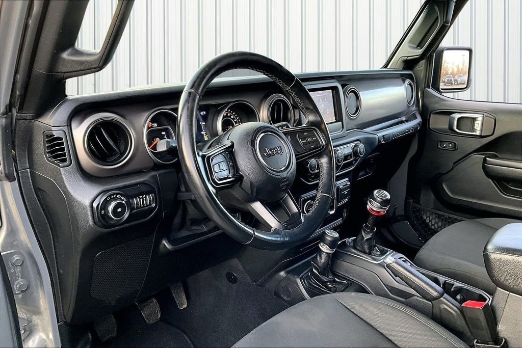 Used 2021 Jeep Wrangler Unlimited Sport w/ Technology Group AWD/4WD image 16