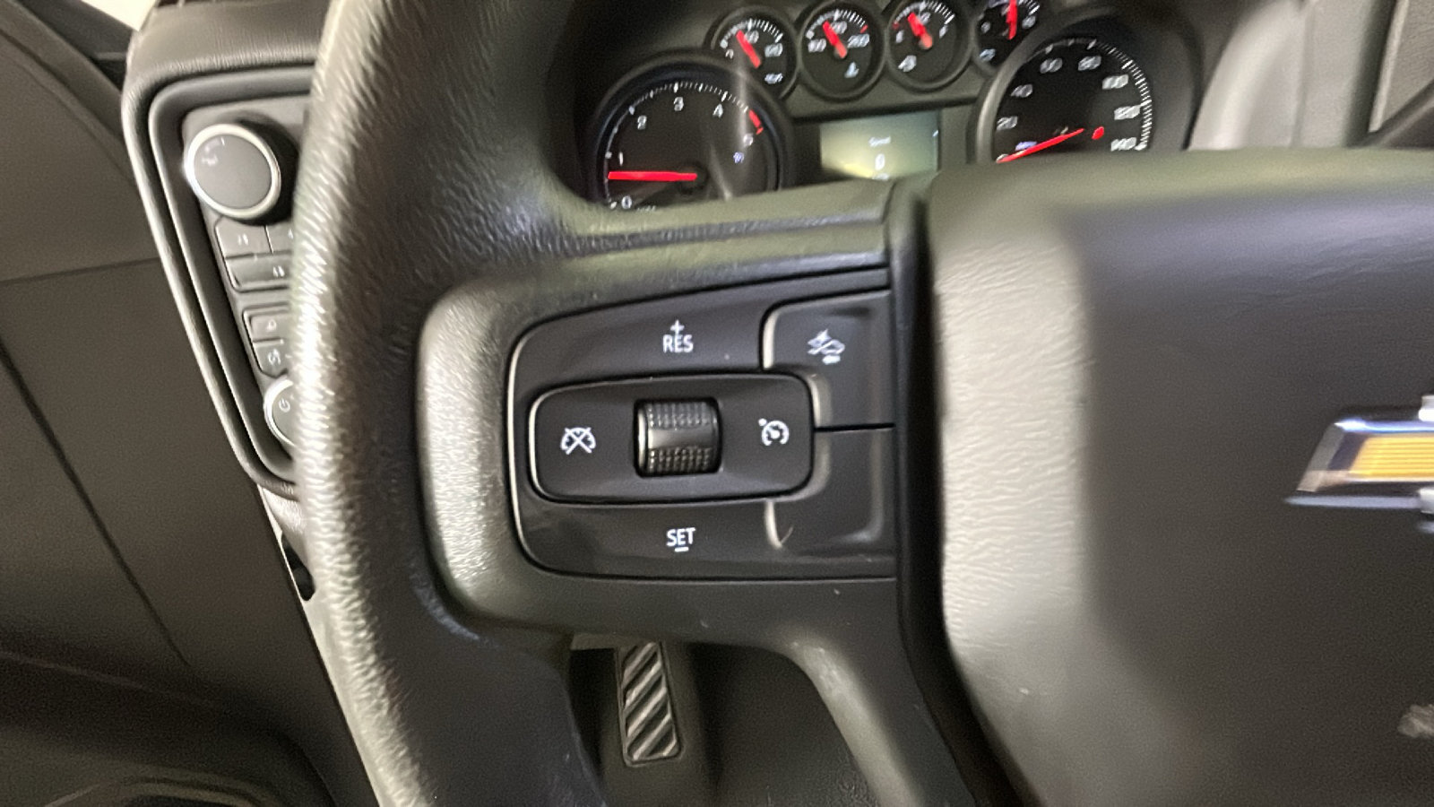 Used 2024 Chevrolet Silverado 2500 Custom w/ Custom Value Package AWD/4WD image 19