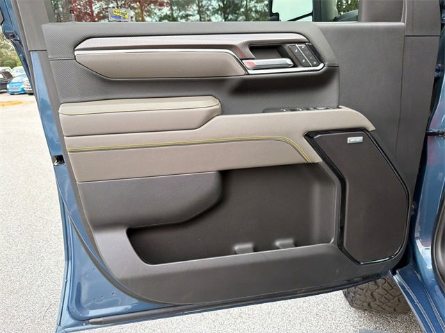 Used 2024 Chevrolet Silverado 2500 ZR2 w/ Technology Package image 10