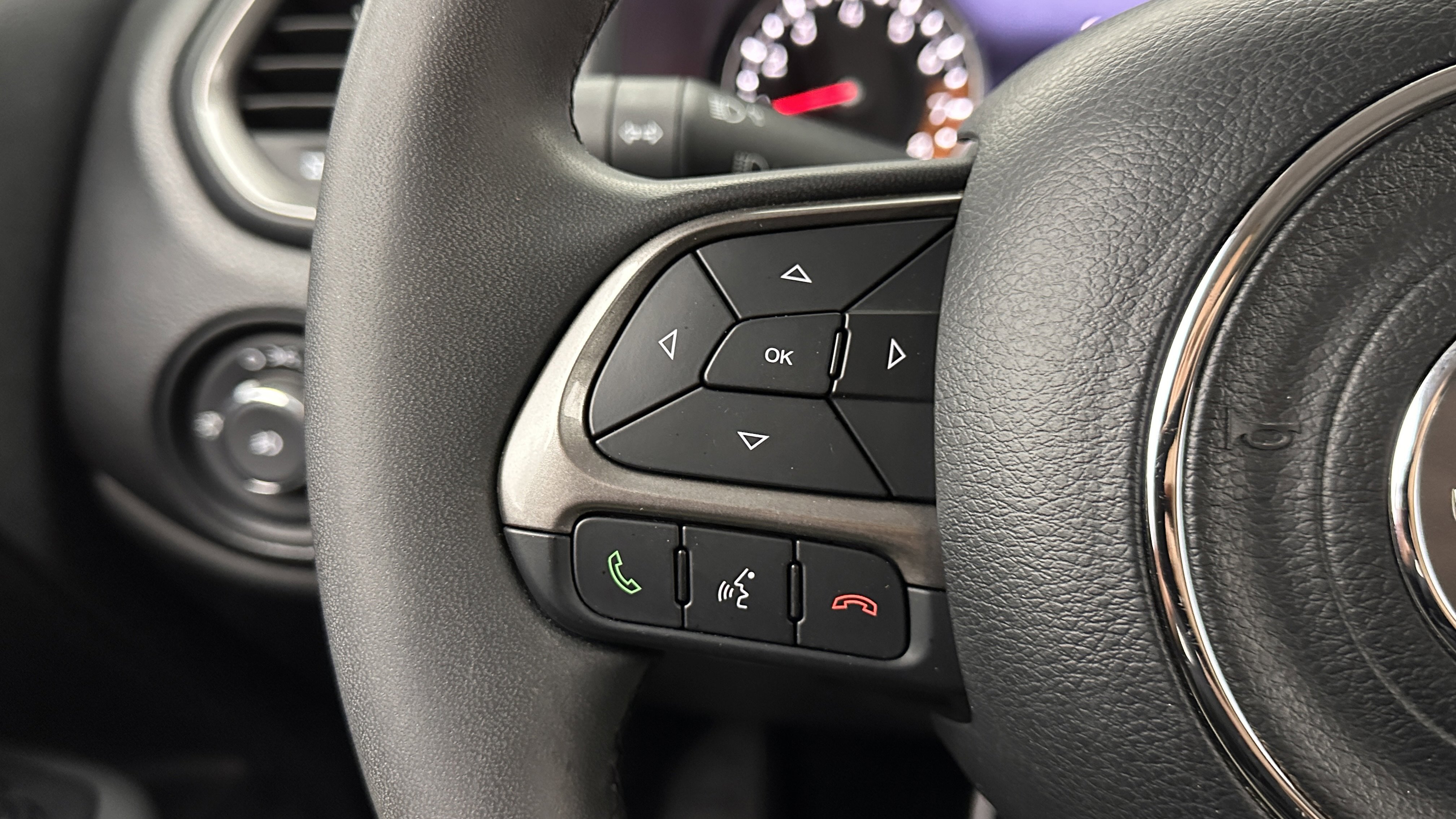Used 2022 Jeep Renegade Latitude AWD/4WD image 19