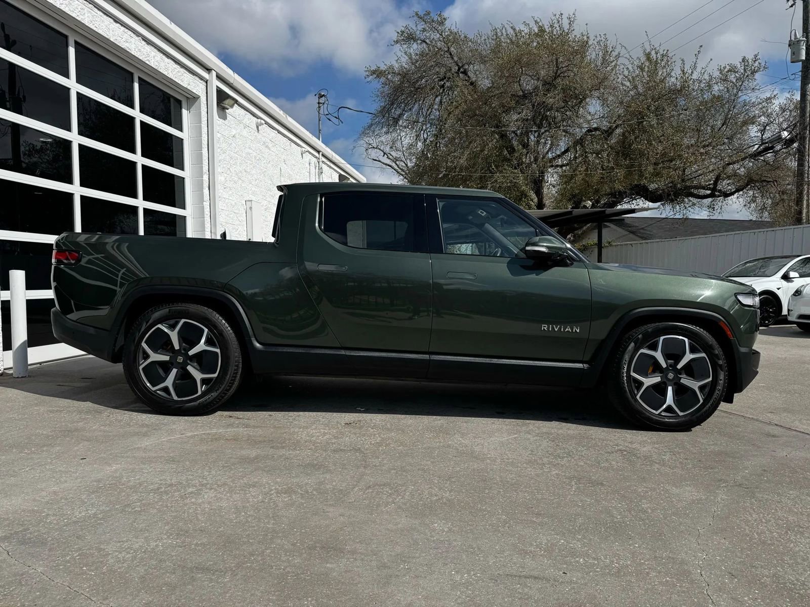 Used 2023 Rivian R1T Adventure image 19