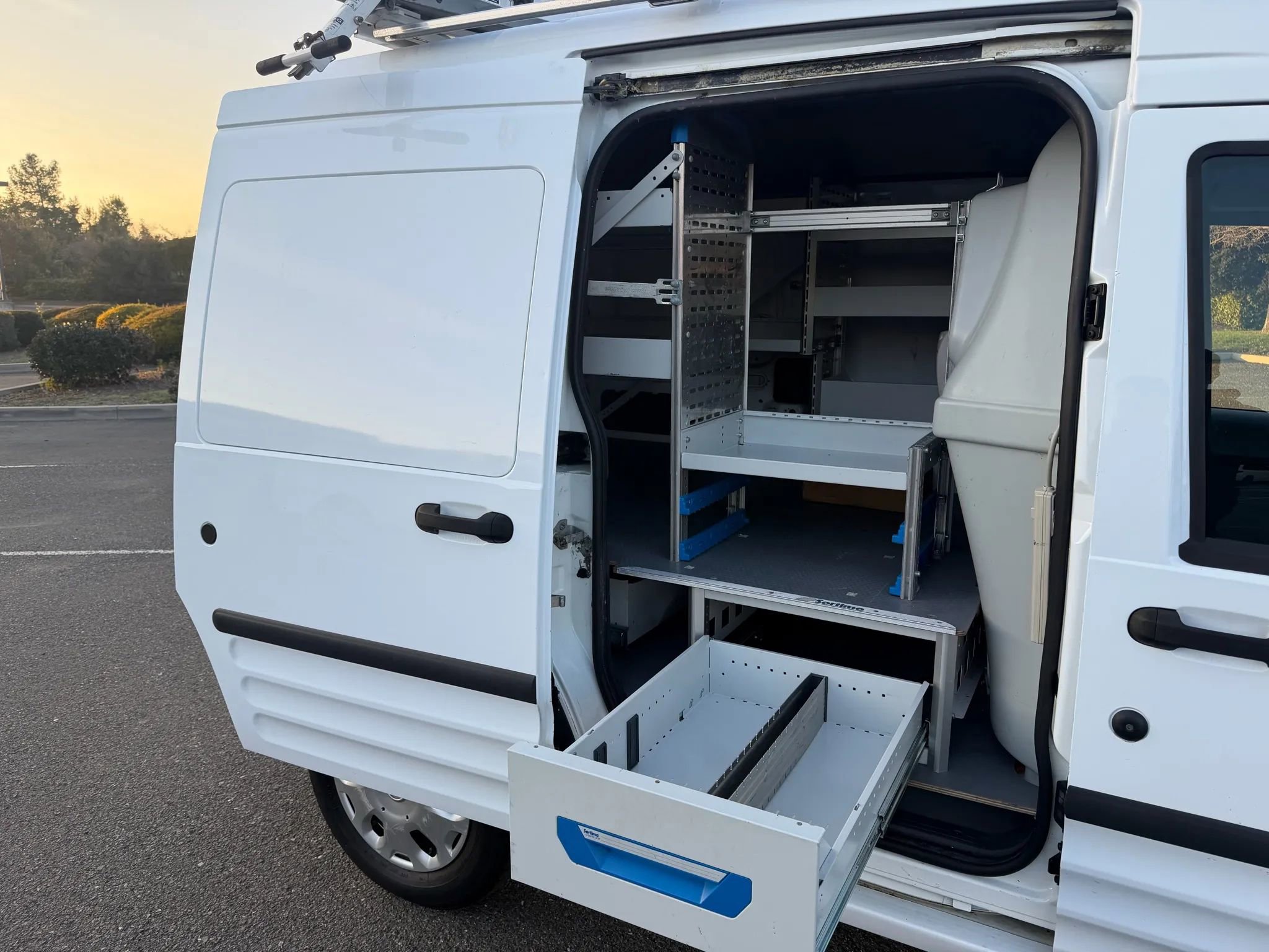 Used 2013 Ford Transit Connect XLT image 8