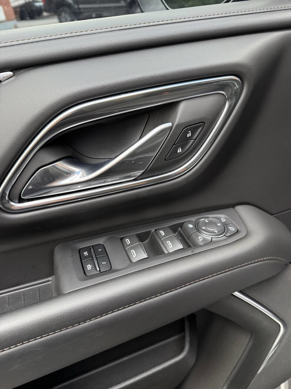 Used 2024 Chevrolet Suburban High Country image 14