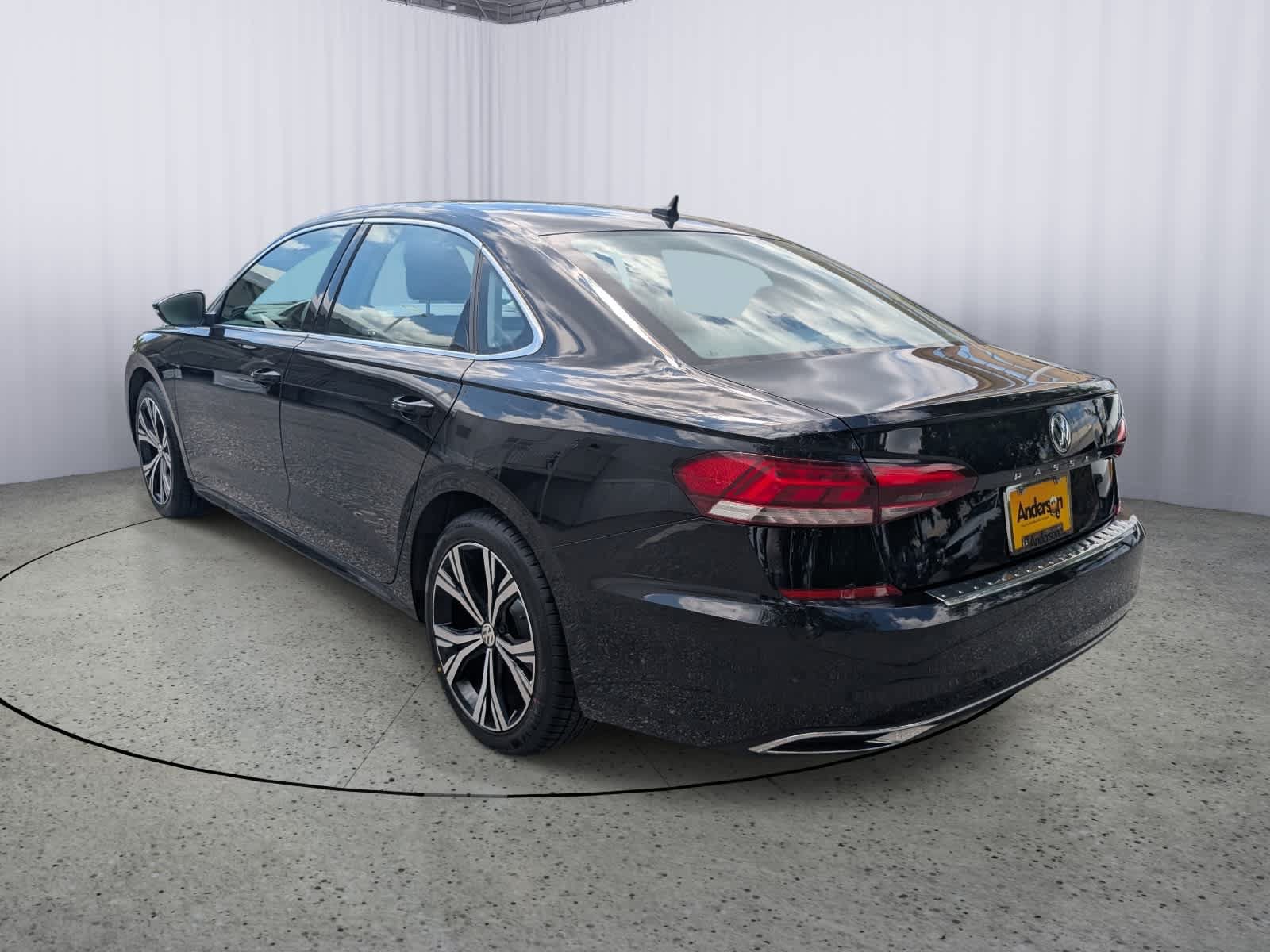 Used 2022 Volkswagen Passat 2.0T SE FWD image 5