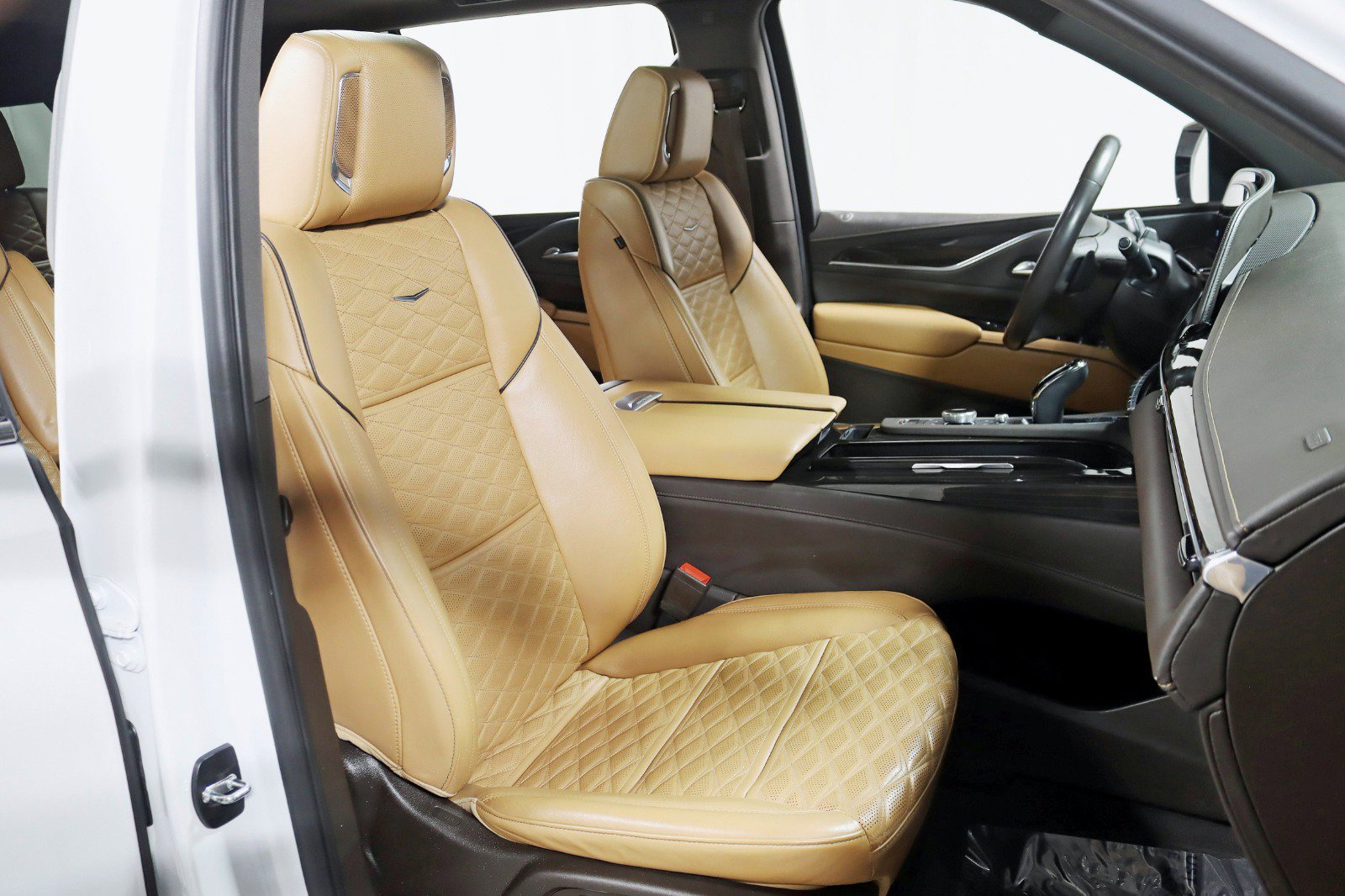 Used 2023 Cadillac Escalade ESV Premium Luxury AWD/4WD image 32