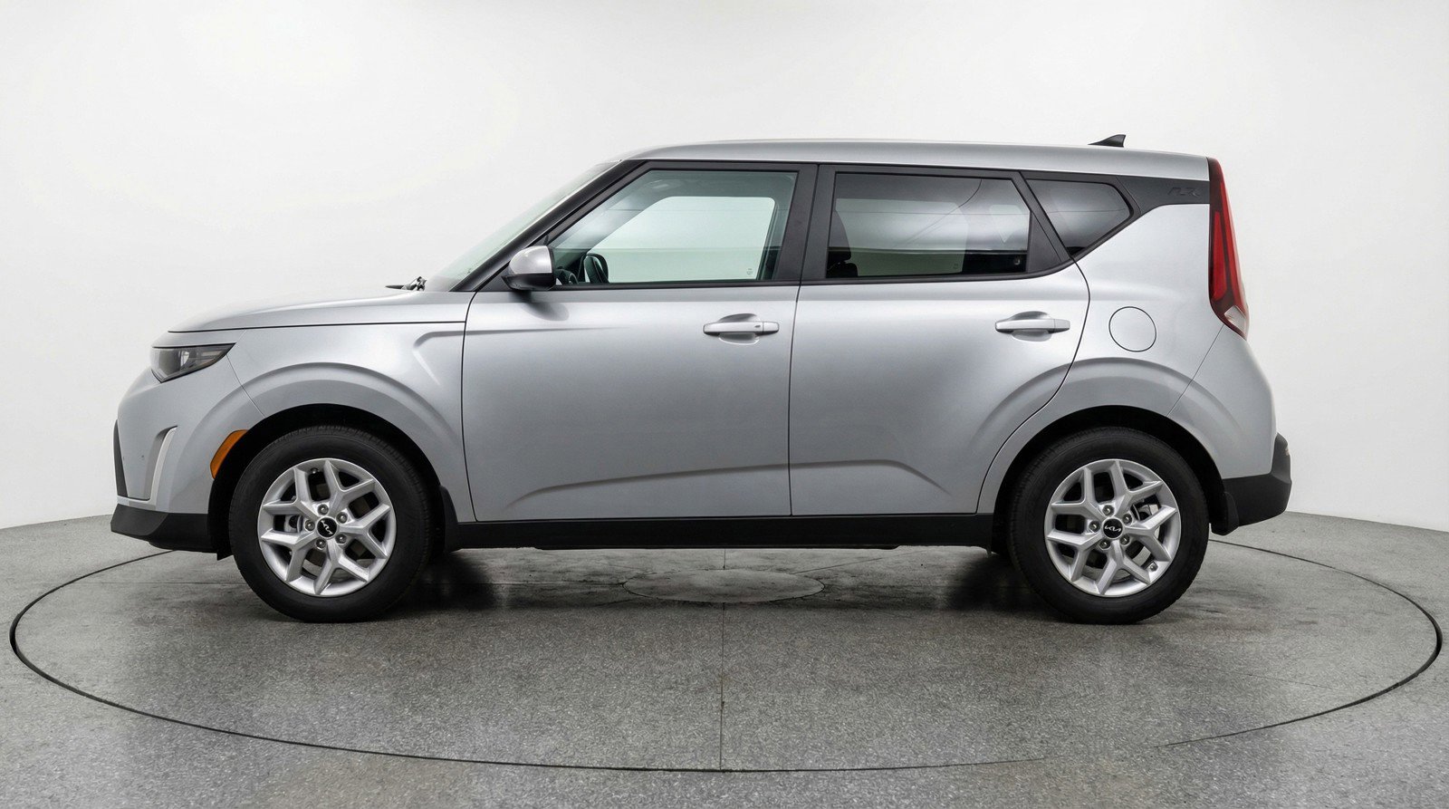 Used 2025 Kia Soul LX w/ LX Technology Package image 5