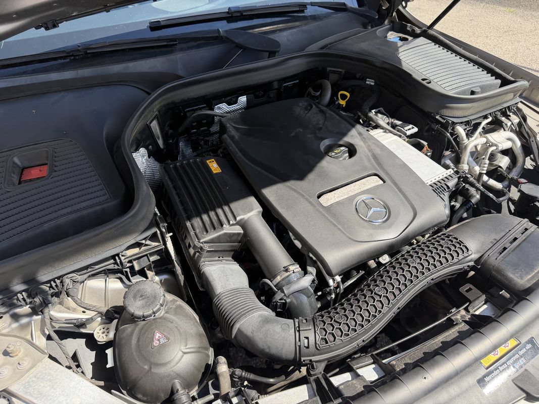 Used 2019 Mercedes-Benz GLC 300 4MATIC w/ Premium Package image 45