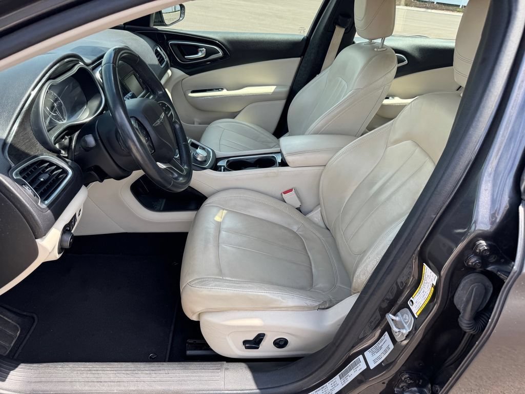 Used 2015 Chrysler 200 C FWD image 5