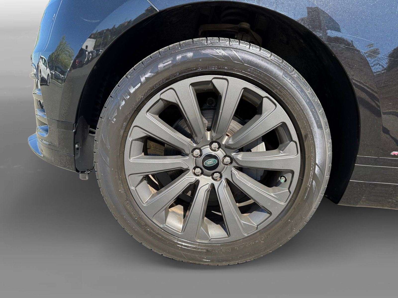 Used 2020 Land Rover Range Rover Velar R-Dynamic S image 9