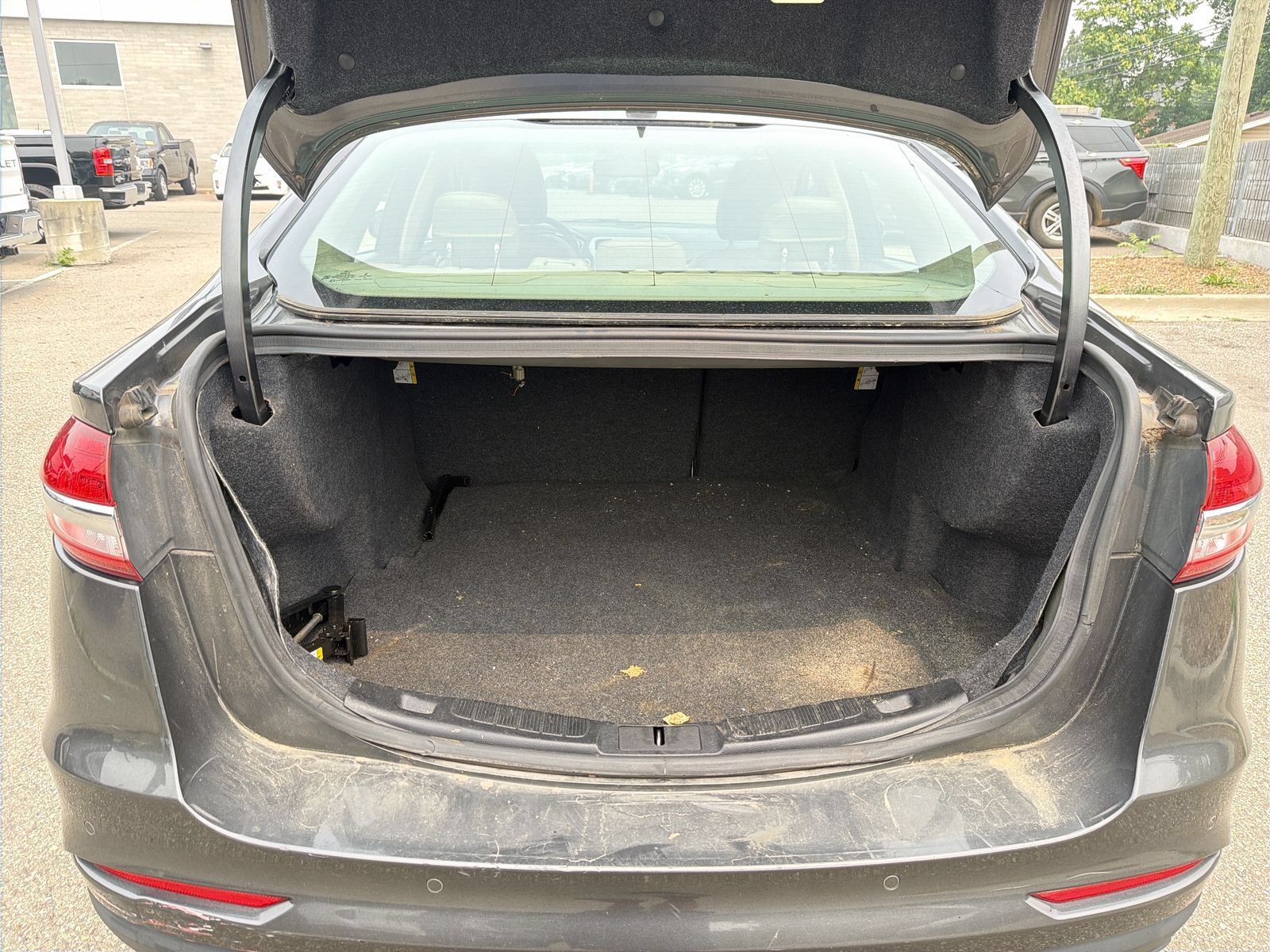 Used 2019 Ford Fusion SEL FWD image 35