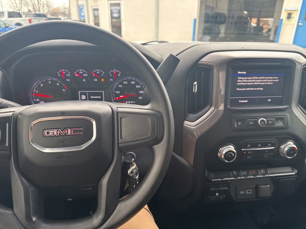 Used 2023 GMC Sierra 3500 Pro w/ Convenience Package image 4