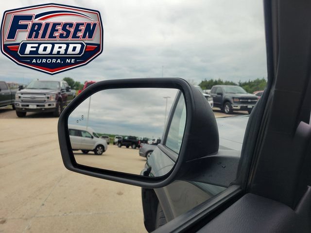 Used 2023 Ford Explorer XLT w/ Equipment Group 202A AWD/4WD image 14