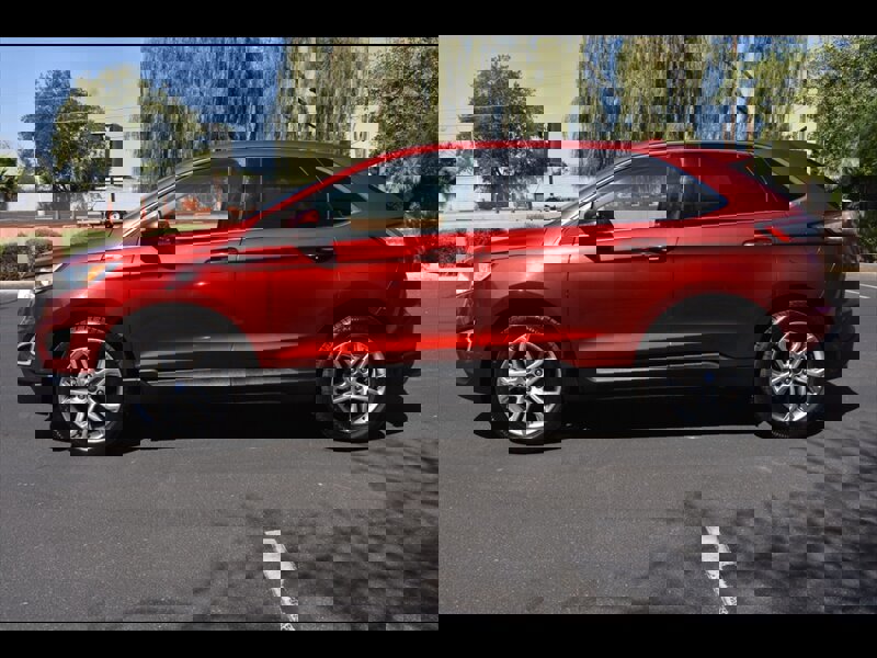 Used 2015 Ford Edge Titanium w/ Equipment Group 302A image 4