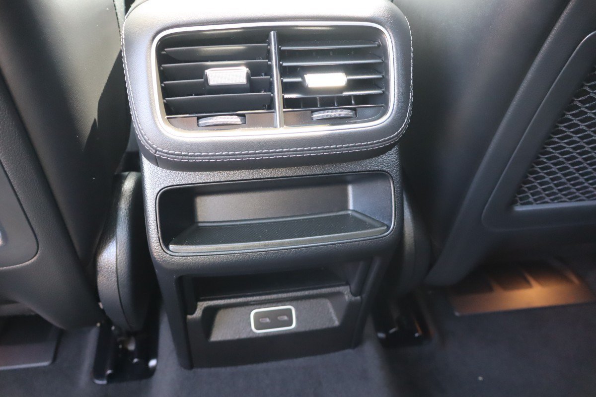 Used 2026 Mercedes-Benz GLE 580 4MATIC w/ Driver Assistance Package image 28