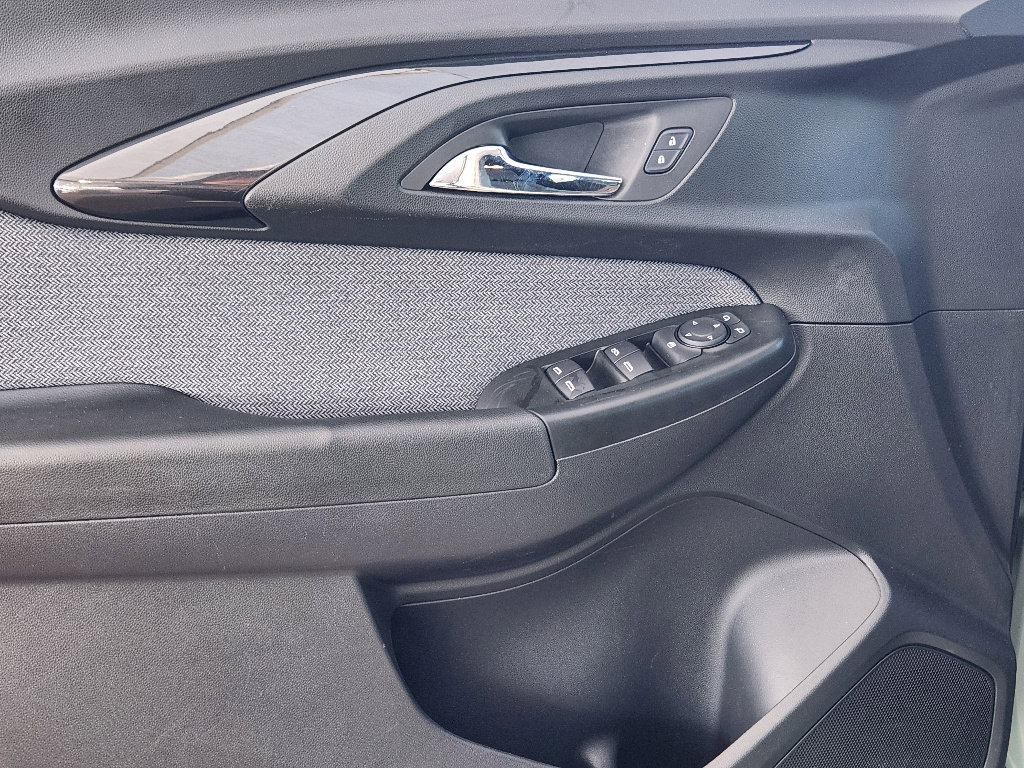 Used 2025 Chevrolet TrailBlazer ACTIV w/ Convenience Package image 22